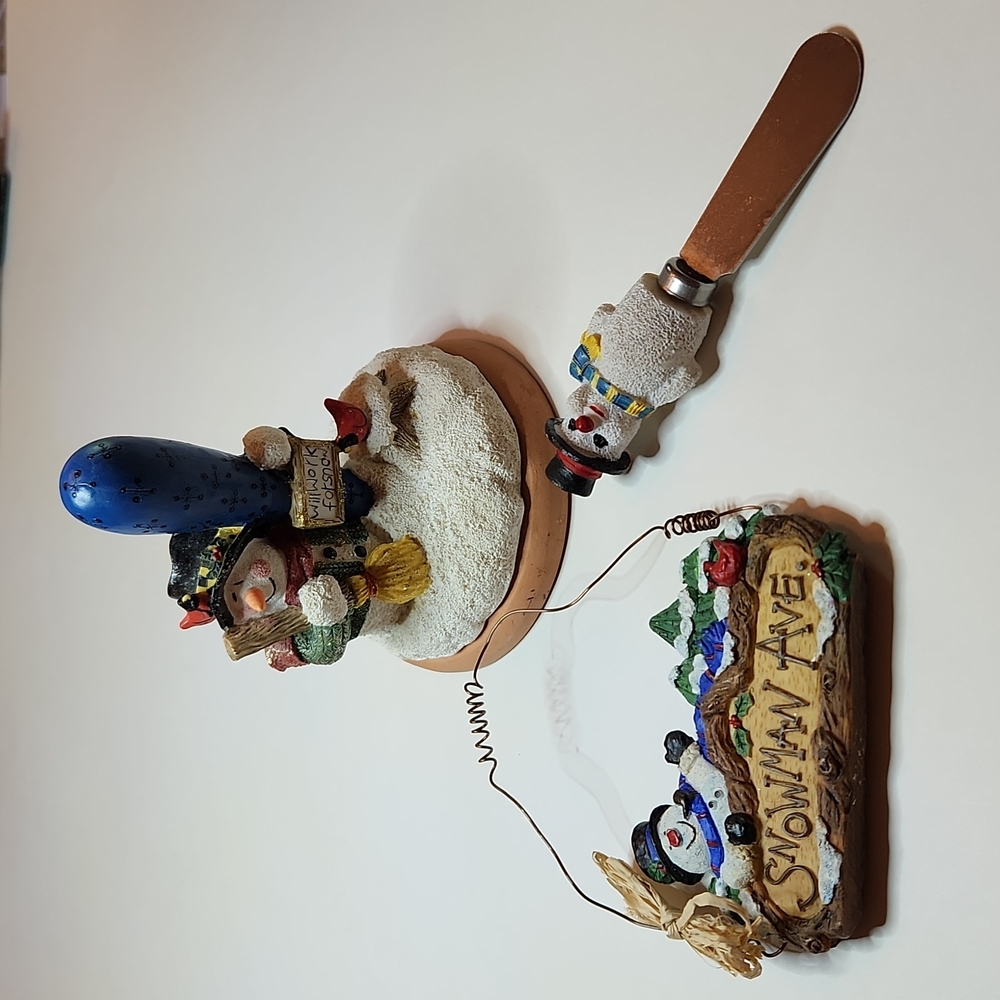 Snowman set with cookie press, ornament and spreader.